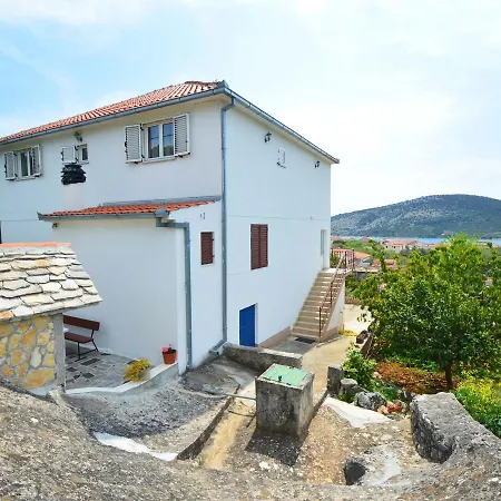Filip & Jakov.2 Appartement Vinišće